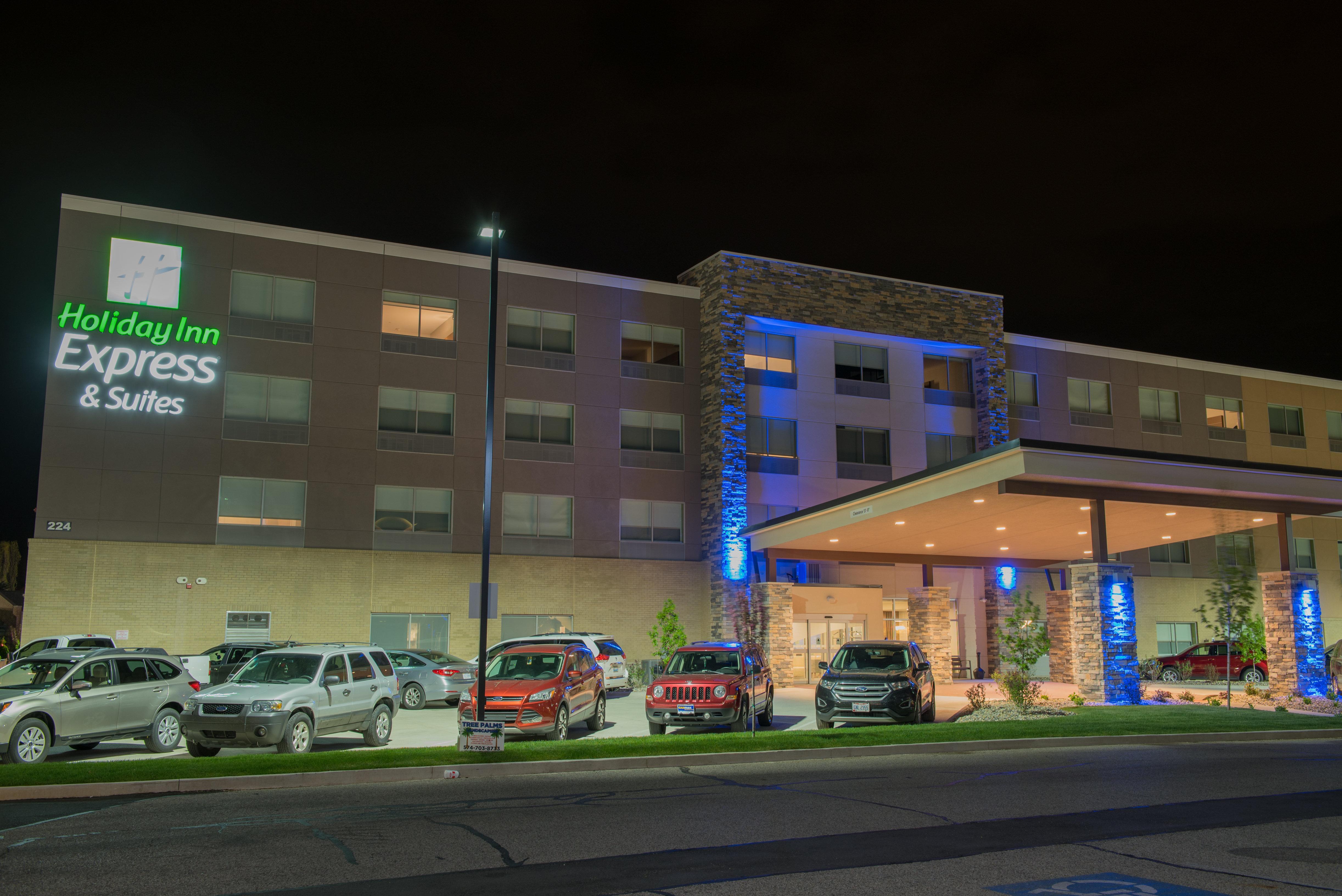 Express & - Wayne North By Ihg